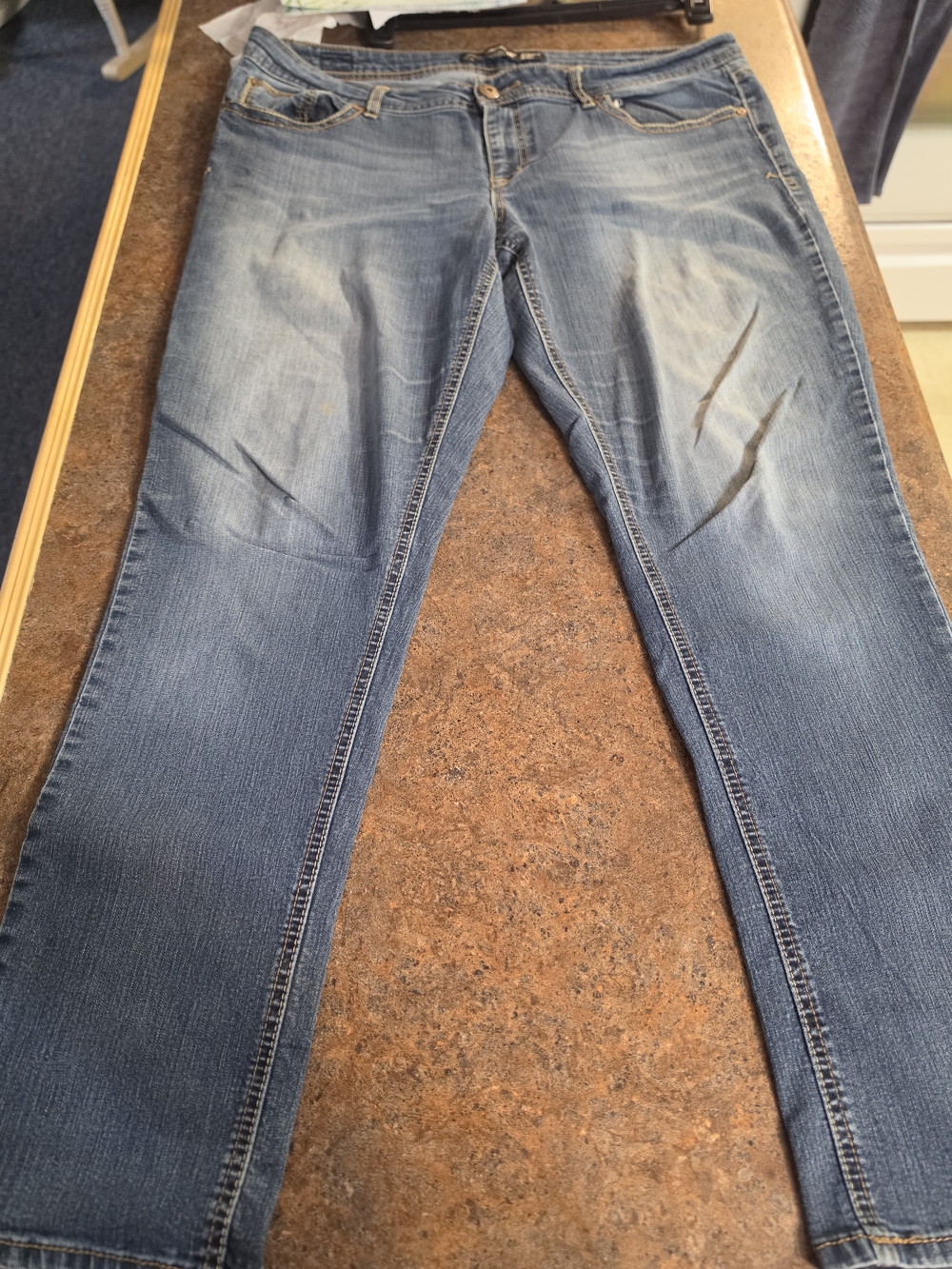 Jordache Skinny Women's Jeans in Medium Blue Wash